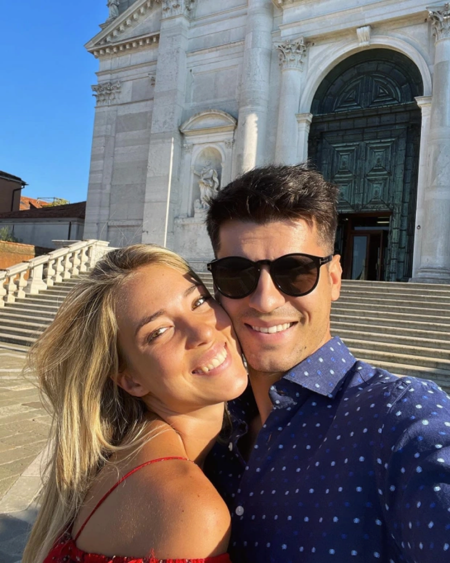 Alvaro Morata đang hạnh phúc với bạn gái Alice Campello. Alvaro Morata đang hạnh phúc với bạn gái Alice Campello.