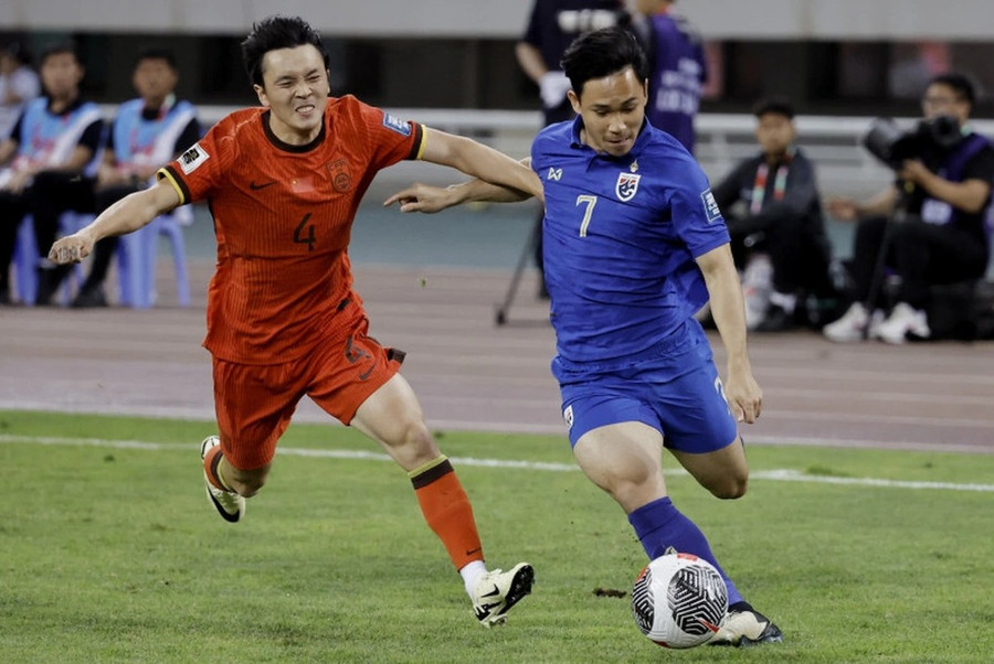 Thái Lan và Trung Quốc đang cạnh tranh tấm vé đi tiếp ở bảng C vòng loại thứ hai World Cup 2026 khu vực châu Á. Thái Lan và Trung Quốc đang cạnh tranh tấm vé đi tiếp ở bảng C vòng loại thứ hai World Cup 2026 khu vực châu Á.