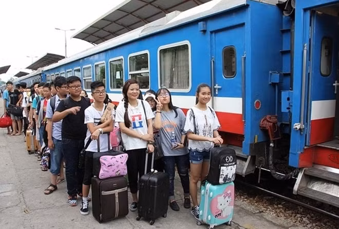 Giảm 10% giá vé tàu cho học sinh đi thi tốt nghiệp THPT