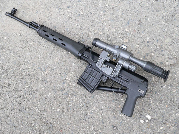 Súng bắn tỉa SVDS với báng gập rất thuận lợi trong mang vác khi hành quân. Súng bắn tỉa SVDS với báng gập rất thuận lợi trong mang vác khi hành quân.