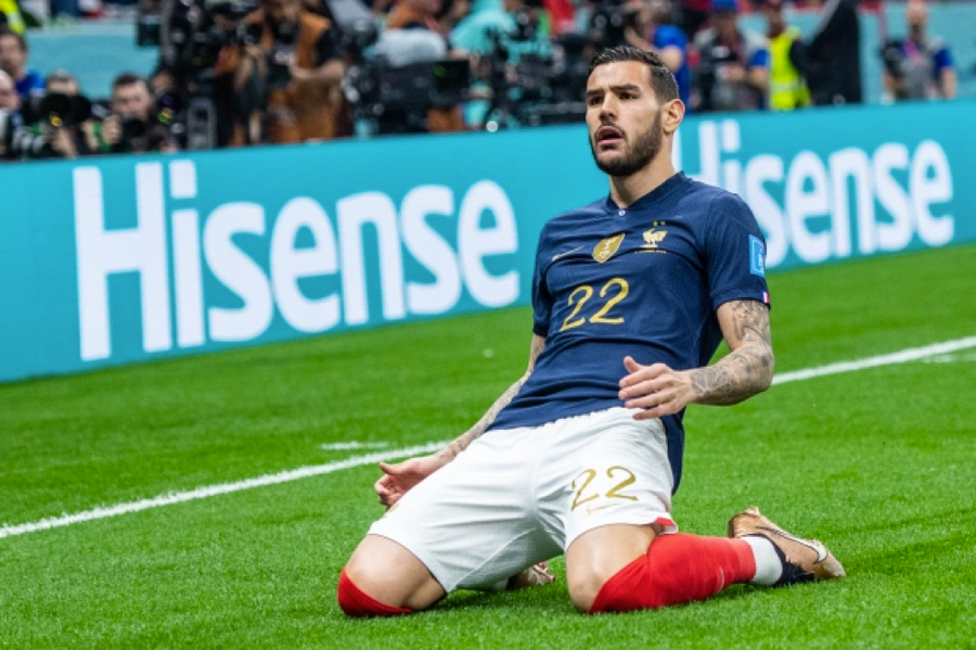 Cầu thủ ghi bàn trong trận bán kết Theo Hernandez đã bỏ lỡ buổi tập do vấn đề về đầu gối. Cầu thủ ghi bàn trong trận bán kết Theo Hernandez đã bỏ lỡ buổi tập do vấn đề về đầu gối.