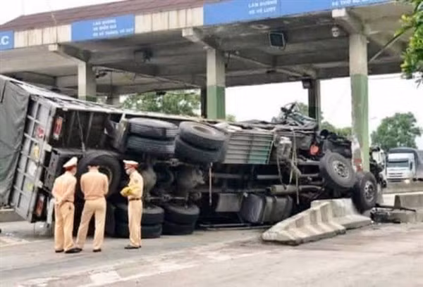 Liên tiếp xảy ra những vụ tai nạn giao thông tại đây.