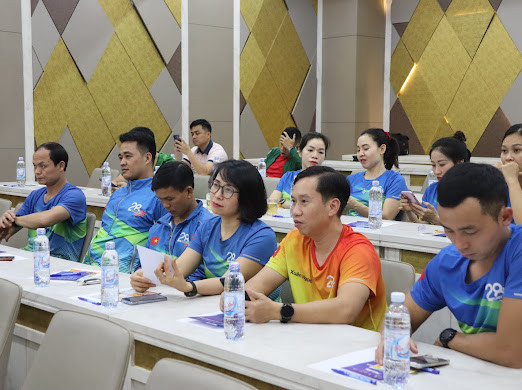 Các vận động viên tham dự họp báo.