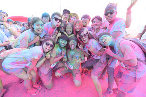 "Color Me Run" tiếp tục được tổ chức tại Hà Nội và Đà Nẵng. 9-9304-1428807180.jpg