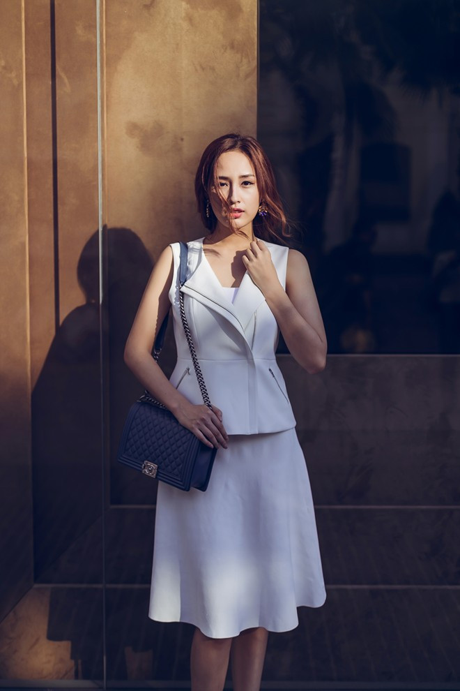 Mai Phương Thúy phối đồ thông minh với màu trắng đen