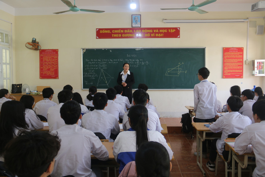 Luật Nhà giáo được cụ thể hóa sẽ bảo đảm quyền lợi, giúp giáo viên cống hiến với nghề.