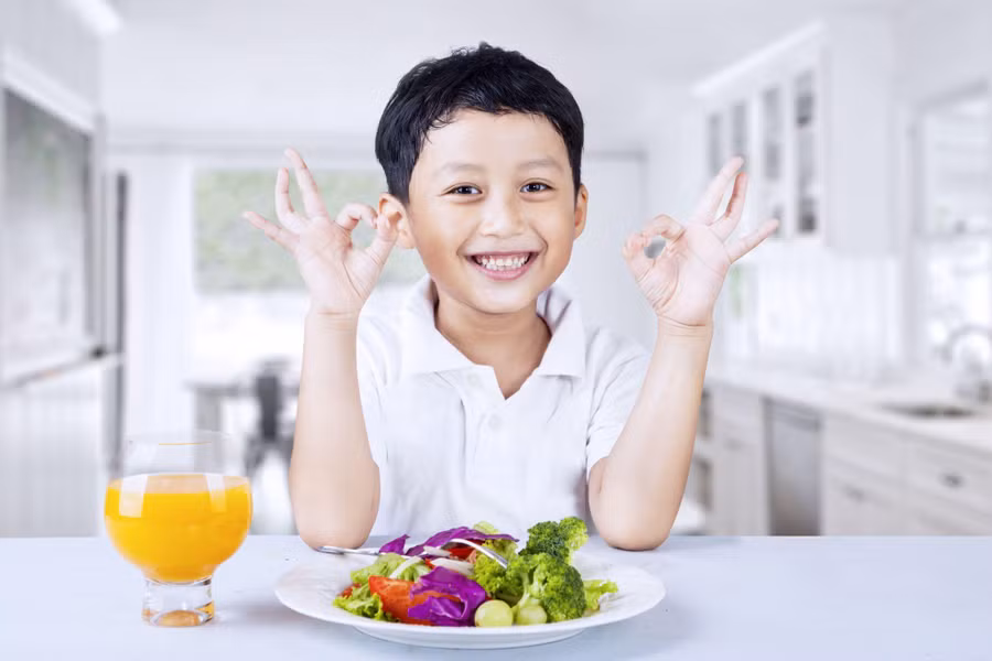 Dinh dưỡng cân đối là một trong những cách để tăng chiều cao hiệu quả. Ảnh: Shutterstock. Dinh dưỡng cân đối là một trong những cách để tăng chiều cao hiệu quả. Ảnh: Shutterstock.