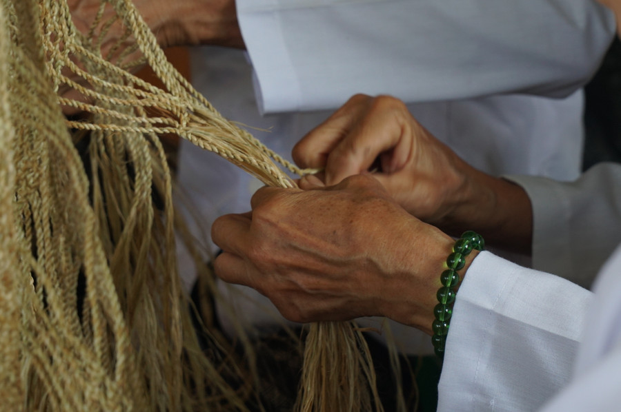 Tùy thuộc vào cách tết, cách bố trí hoa văn khác nhau mà có võng được tết then hai, then ba, có võng tết then sáu, then bảy. Tùy thuộc vào cách tết, cách bố trí hoa văn khác nhau mà có võng được tết then hai, then ba, có võng tết then sáu, then bảy.