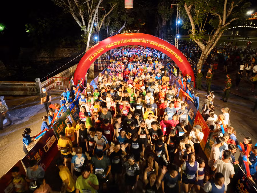 Giải chạy quy tụ nhiều vận động viên trên địa bàn trong và ngoài tỉnh Thừa Thiên - Huế tham gia.