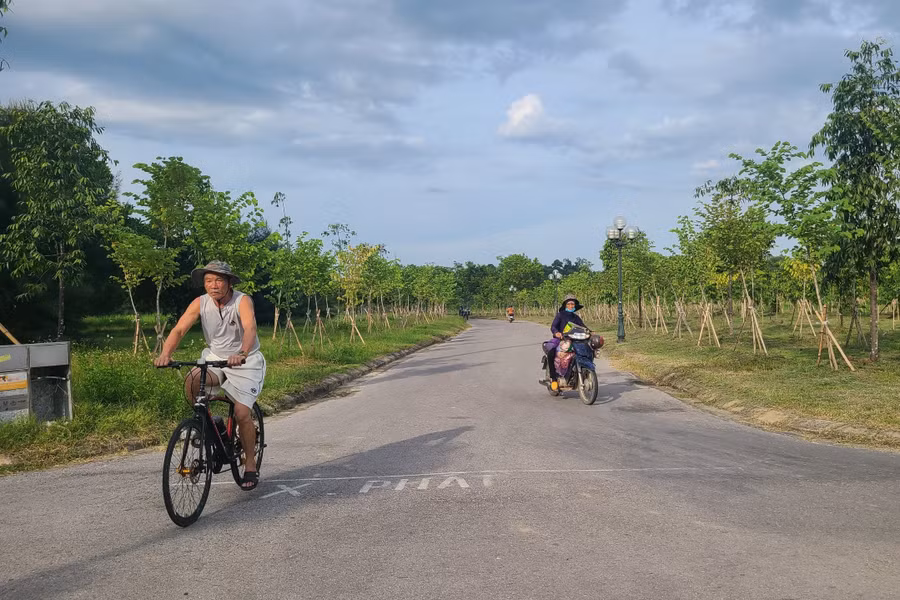 Ông Trương Văn Hiền (phường Đại Nài, TP Hà Tĩnh) cho biết, những năm gần đây, với sự quyết tâm của các cấp chính quyền, lượng cây xanh ở thành phố đã tăng lên đã giảm đi rất nhiều sự ngột ngạt của môi trường đô thị.