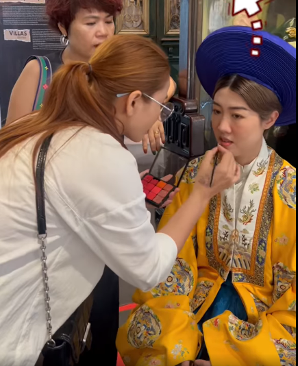 Trải nghiệm với cổ phục Việt Nam. Ảnh: Bảo tàng Hà Nội. Trải nghiệm với cổ phục Việt Nam. Ảnh: Bảo tàng Hà Nội.