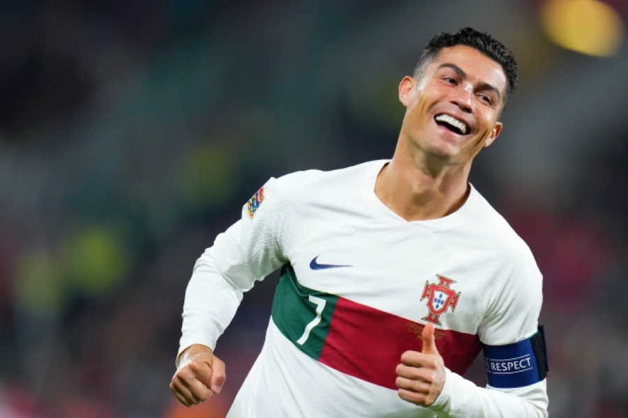 Bồ Đào Nha và Cristiano Ronaldo được siêu máy tính dự đoán về nhì giải đấu trên đất Qatar. Bồ Đào Nha và Cristiano Ronaldo được siêu máy tính dự đoán về nhì giải đấu trên đất Qatar.