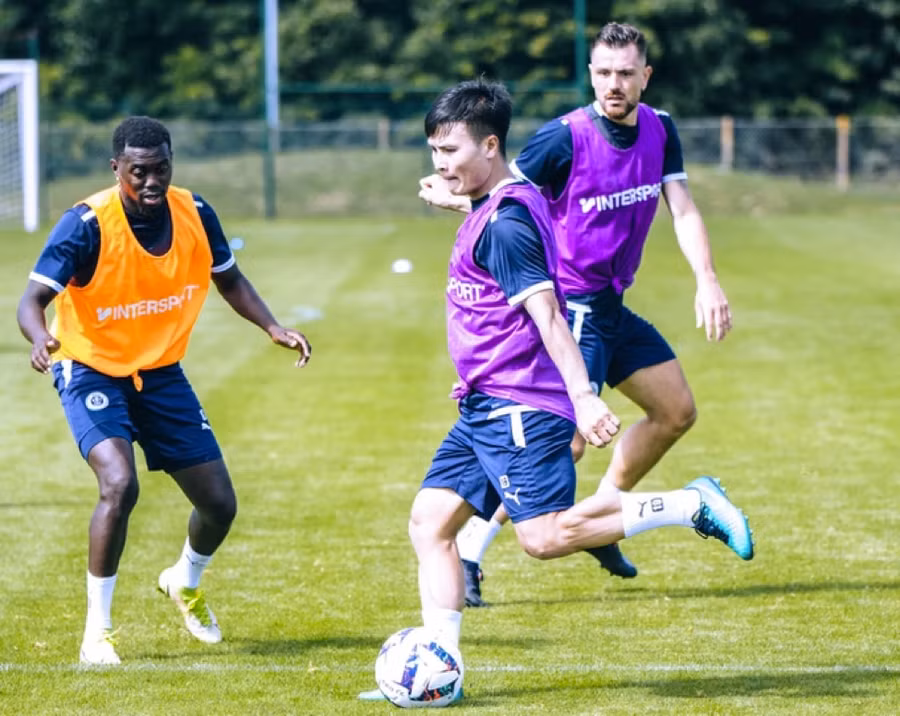 Quang Hải đang tích cực tập luyện chờ ngày chơi trận ra mắt Pau FC.