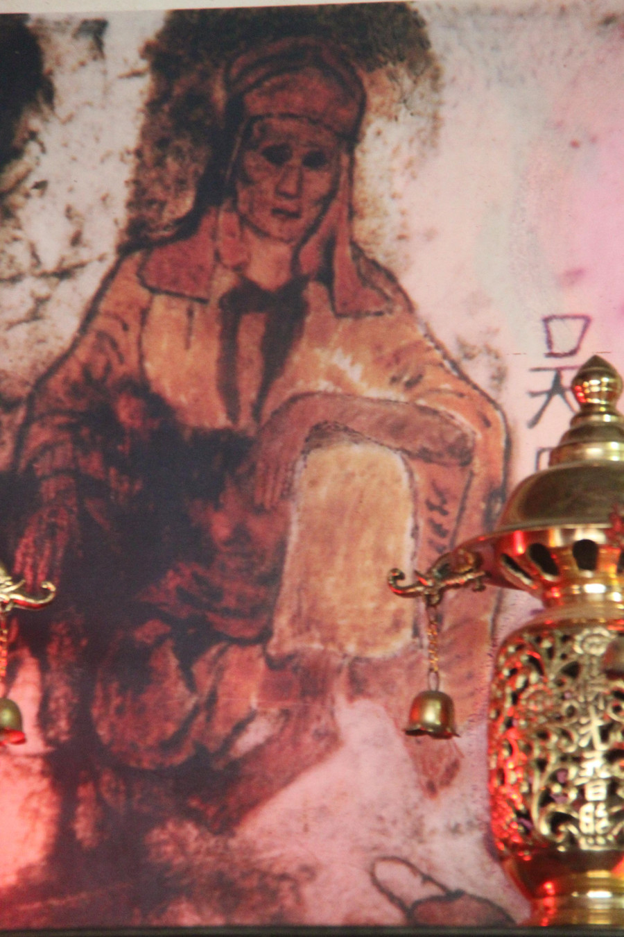 Tranh thờ vẽ chân dung Ngô Thì Sĩ. Tranh thờ vẽ chân dung Ngô Thì Sĩ.