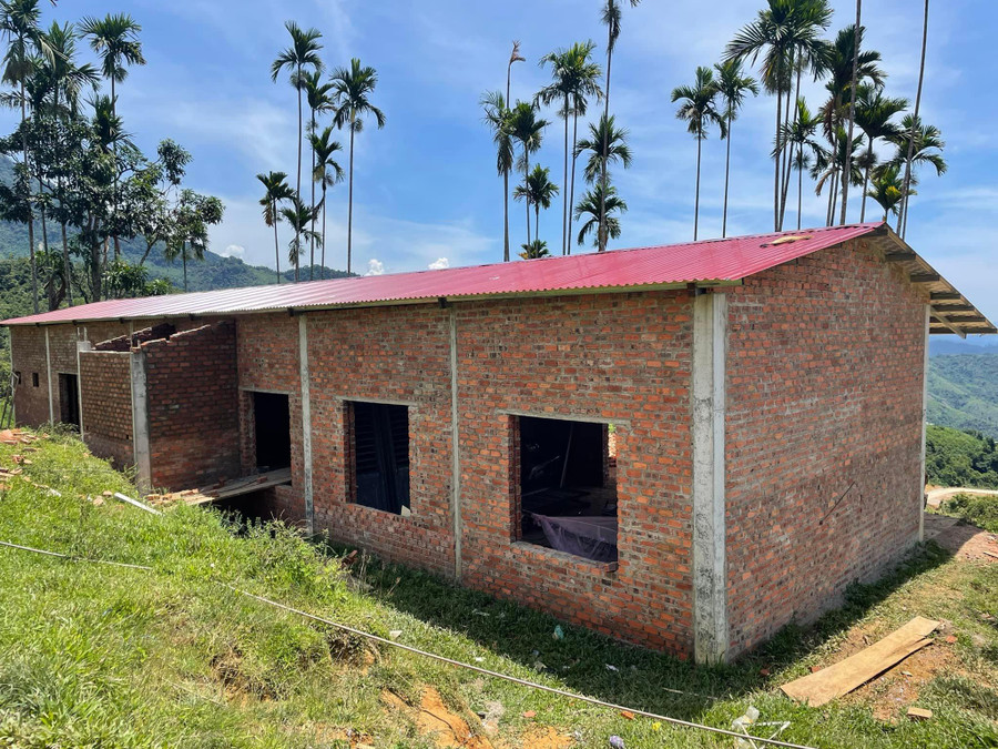 Điểm trường Tắk Pổ được đầu tư xây dựng đang dần hoàn thiện. Điểm trường Tắk Pổ được đầu tư xây dựng đang dần hoàn thiện.