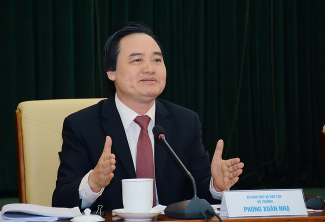 Bộ trưởng Phùng Xuân Nhạ chủ trì phần thảo luận tại hội nghị Bộ trưởng Phùng Xuân Nhạ chủ trì phần thảo luận tại hội nghị