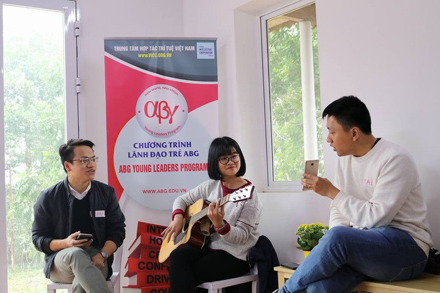 Các bạn trẻ tham gia chương trình Các bạn trẻ tham gia chương trình