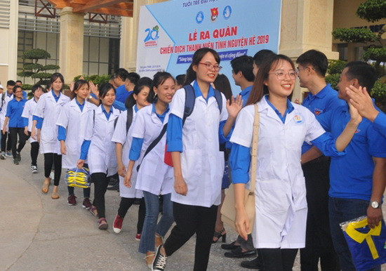 Các đoàn viên áo trắng Các đoàn viên áo trắng