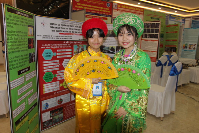 Nhóm tác giả này của Sở GD&ĐT tỉnh Yên Bái có dự án thuộc lĩnh vực khoa học xã hội và hành vi về giáo dục bảo tồn các giá trị văn hoá truyền thống cho học sinh