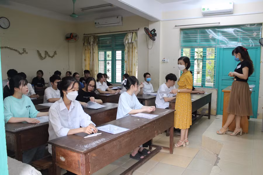 Các sỹ tử tự tin đạt 7, 8 điểm môn Ngoại ngữ.