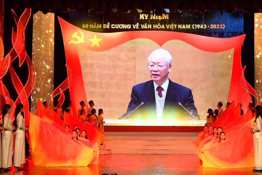 Phát triển văn hóa theo quan điểm mà Đảng đề ra luôn hướng tới sự toàn diện và hài hòa.