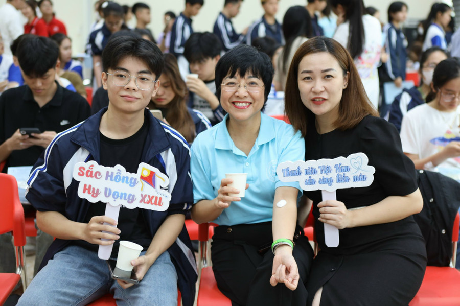 Sự kiện có sự góp mặt của MC Thảo Vân - Phó Chủ tịch thường trực Công đoàn Đại học Quốc gia Hà Nội (ảnh: Quỳnh Anh).