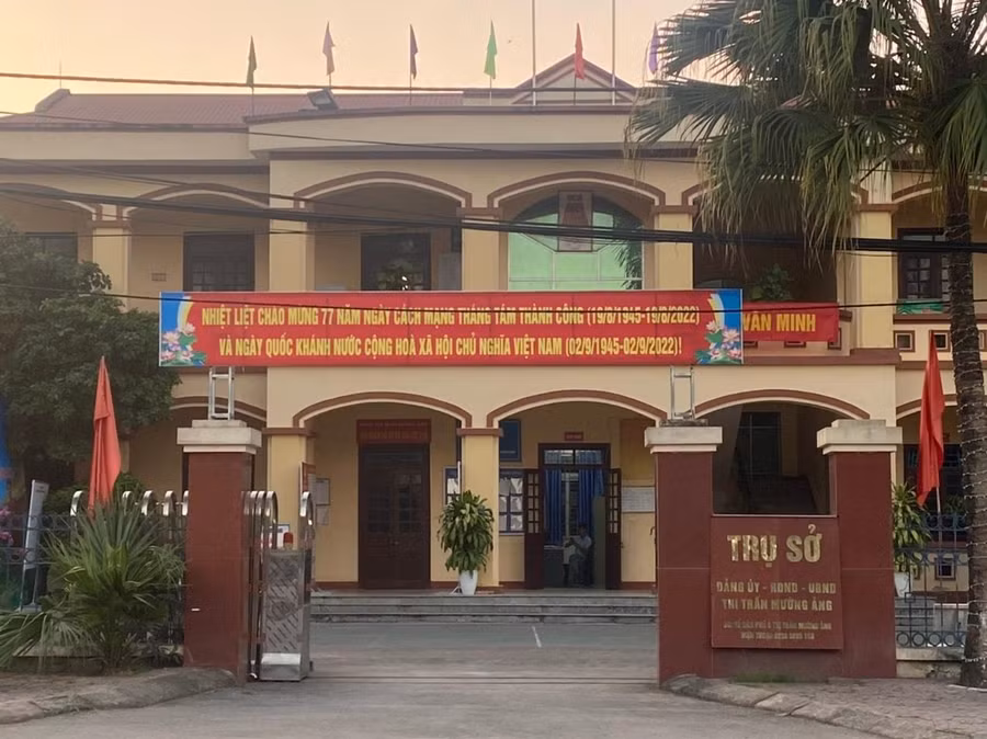 Trụ sở UBND thị trấn Mường Ảng, nơi được cho là đã có dấu hiệu giả mạo chữ ký của nguyên Chủ tịch UBND thị trấn trong vụ chuyển nhượng đất.