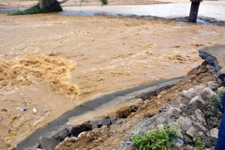 Bao so 3 lam 9 nguoi chet va mat tich - Anh 1