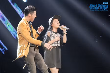 Giong hat Viet nhi 2016 tap 5 vong Giau mat: Thien than lai goc Y gay sung sot - Anh 1