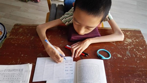 Yifan ôn luyện cho kỳ thi đại học gaokao.
