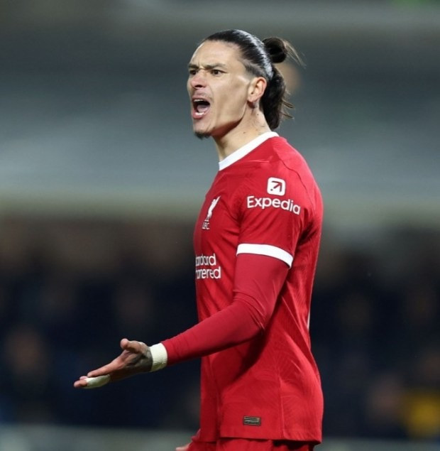 Darwin Nunez nổi lên như mục tiêu chuyển nhượng gây sốc của Barcelona.