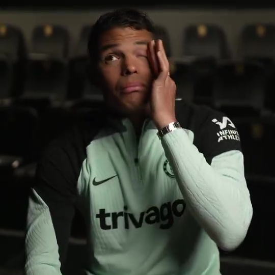 Silva đã rơi nước mắt khi nhớ lại 4 năm ở Stamford Bridge. Silva đã rơi nước mắt khi nhớ lại 4 năm ở Stamford Bridge.