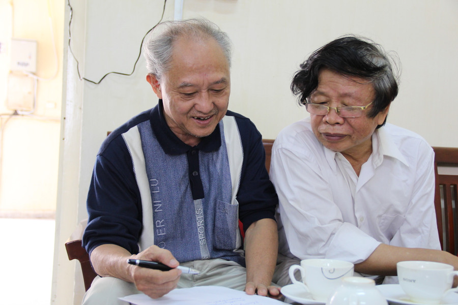 Nhạc sĩ Phạm Việt Long (trái) và nhà thơ Nguyễn Phan Hách. Ảnh: NVCC.