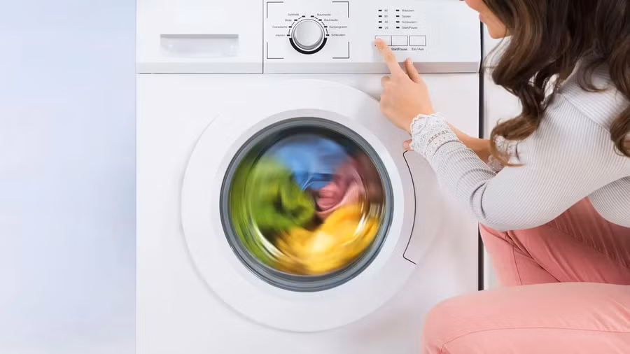 'Khỏi giặt đồ' lợi cả cho bản thân lẫn sức khỏe hành tinh. Ảnh: Bbc.com