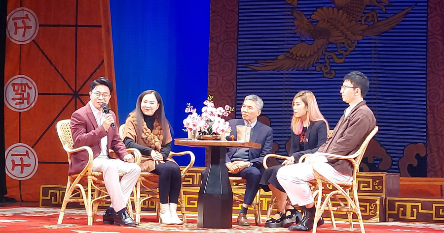 Trò chuyện 'Tuồng và thế hệ trẻ'. Ảnh: Bình Thanh. Trò chuyện 'Tuồng và thế hệ trẻ'. Ảnh: Bình Thanh.