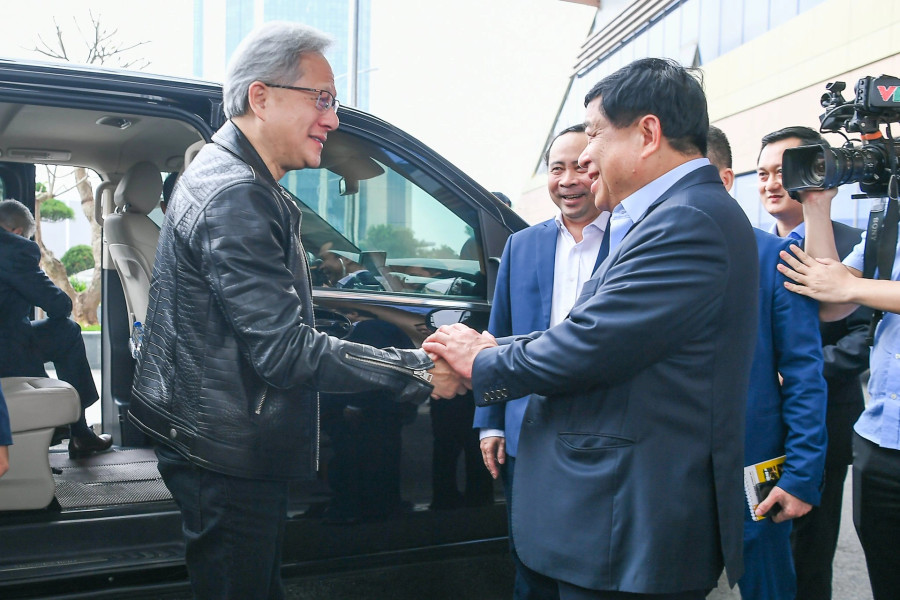 Tỷ phú Jensen Huang, Chủ tịch, CEO của Tập đoàn Nvidia hứa sẽ biến Việt Nam trở thành quê hương thứ hai. Tỷ phú Jensen Huang, Chủ tịch, CEO của Tập đoàn Nvidia hứa sẽ biến Việt Nam trở thành quê hương thứ hai.