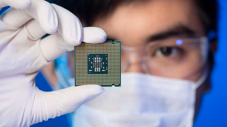 Chip bán dẫn được xem là xương sống của kỷ nguyên công nghệ.
