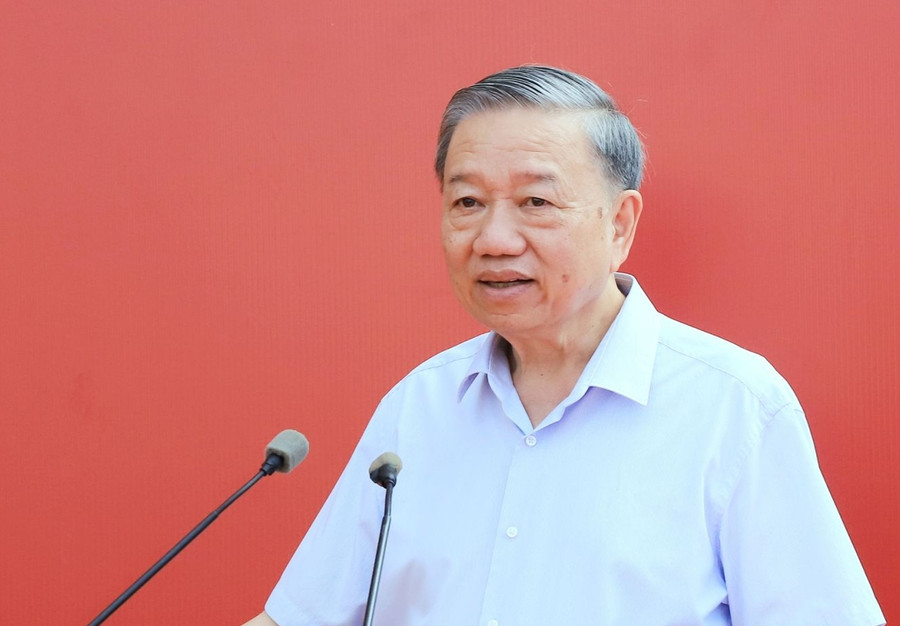 Đại tướng Tô Lâm phát biểu tại cuộc làm việc với huyện Vân Hồ. Đại tướng Tô Lâm phát biểu tại cuộc làm việc với huyện Vân Hồ.