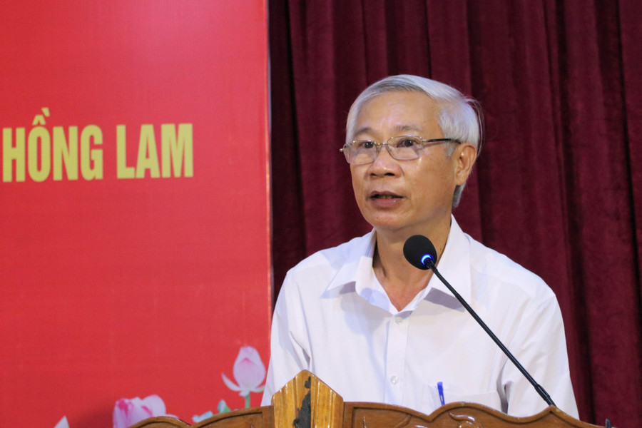 Ông Đoàn Đình Anh - Chủ tịch Hội Khuyến học Hà Tĩnh báo cáo tại buổi lễ.