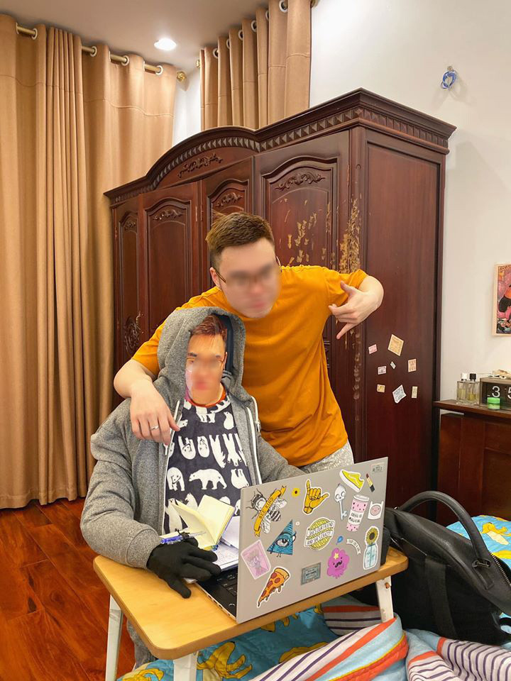 Trường yêu cầu học online và bật camera để kiểm tra, nam sinh vẫn có cách lách luật bá đạo khiến dân tình... phục sát đất - Ảnh 2. Trường yêu cầu học online và bật camera để kiểm tra, nam sinh vẫn có cách lách luật bá đạo khiến dân tình... phục sát đất - Ảnh 2.