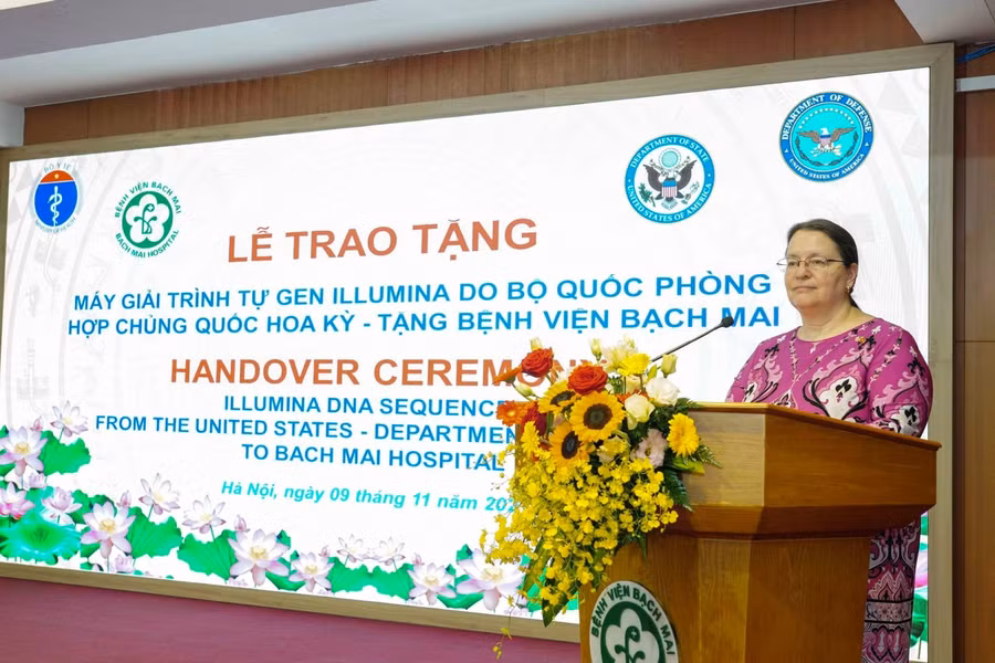 Bà Marie Damour - Đại diện lâm thời và đại diện Văn phòng Hợp tác Quốc phòng Hoa Kỳ, Trung tâm Kiểm soát và Phòng ngừa bệnh tật Hoa Kỳ (CDC).