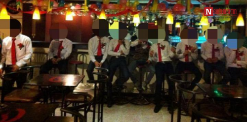 Quý bà sồn sồn chi cả "núi tiền" săn đón những gã trai nhảy