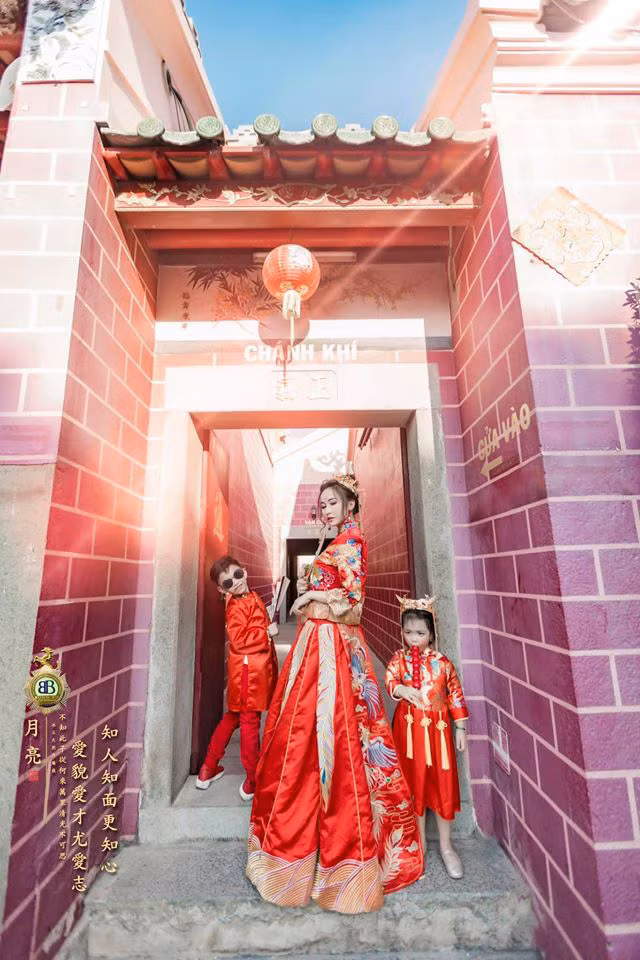 Vợ hai Minh Nhựa khiến dân tình hoảng hồn với bộ ảnh phong cách Trung Hoa: Nhìn cứ tưởng búp bê bị hỏng khuôn đúc chứ!-3