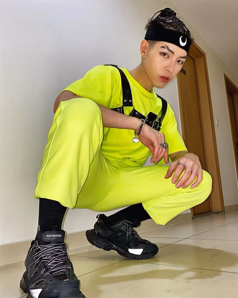 Mặc Đức Phúc chối đây đẩy, dân mạng vẫn quả quyết mặt giống Erik không chệch một phân-3