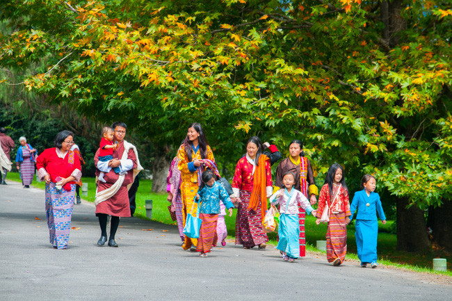 Nét độc đáo trong Tết cổ truyền của Vương quốc hạnh phúc nhất thế giới, các cửa hàng thịt đều phải đóng cửa - Ảnh 2.