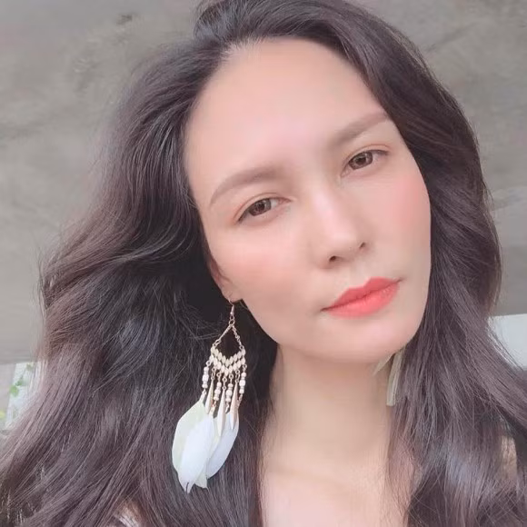 Hoàng Hoa, người mẫu Hoàng Hoa, sao Việt