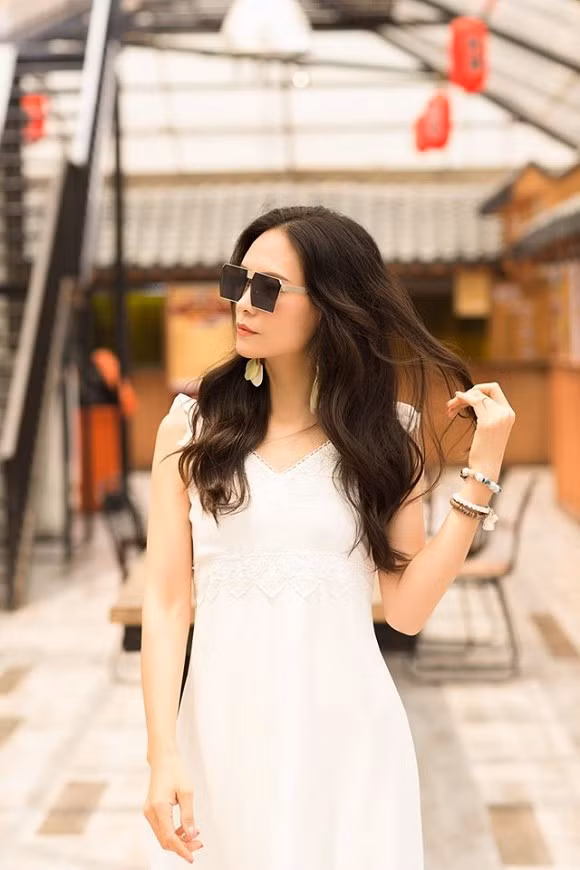 Hoàng Hoa, người mẫu Hoàng Hoa, sao Việt