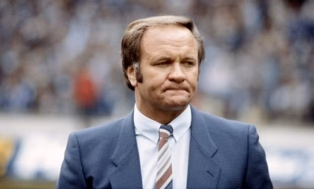 Ron Atkinson: Dẫn dắt Man Utd thắng 146 trong tổng số 292 trận, tỷ lệ thắng đạt 50%. Ông giúp đội nhà 2 lần vô địch FA Cúp vào các năm 1983 và 1985.