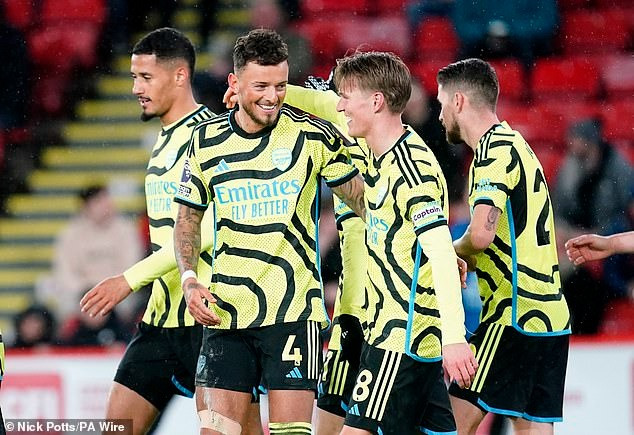 Ben White ghi bàn thắng thứ 6 cho Arsenal vào lưới Sheffield ở phút 58.