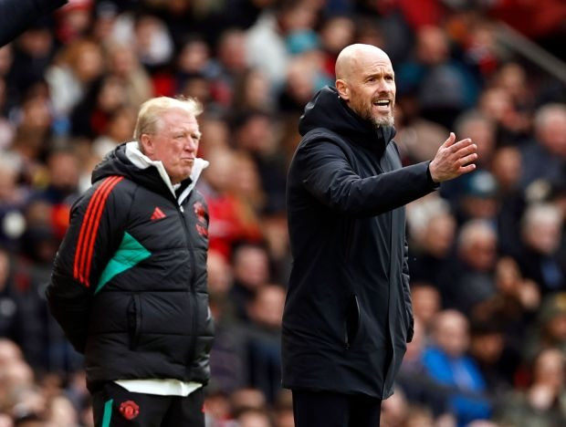 Erik ten Hag khiến người hâm mộ choáng váng với phát biểu sau trận Man Utd hòa Burnley.